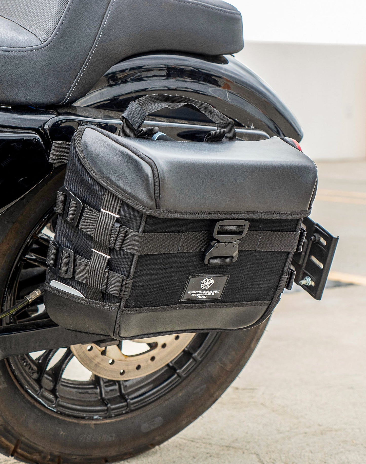 10L - Incognito Quick Mount Small Solo Motocicleta Alforja (Left Only) para Harley Sportster Forty Eight XL1200X/XL1200XS