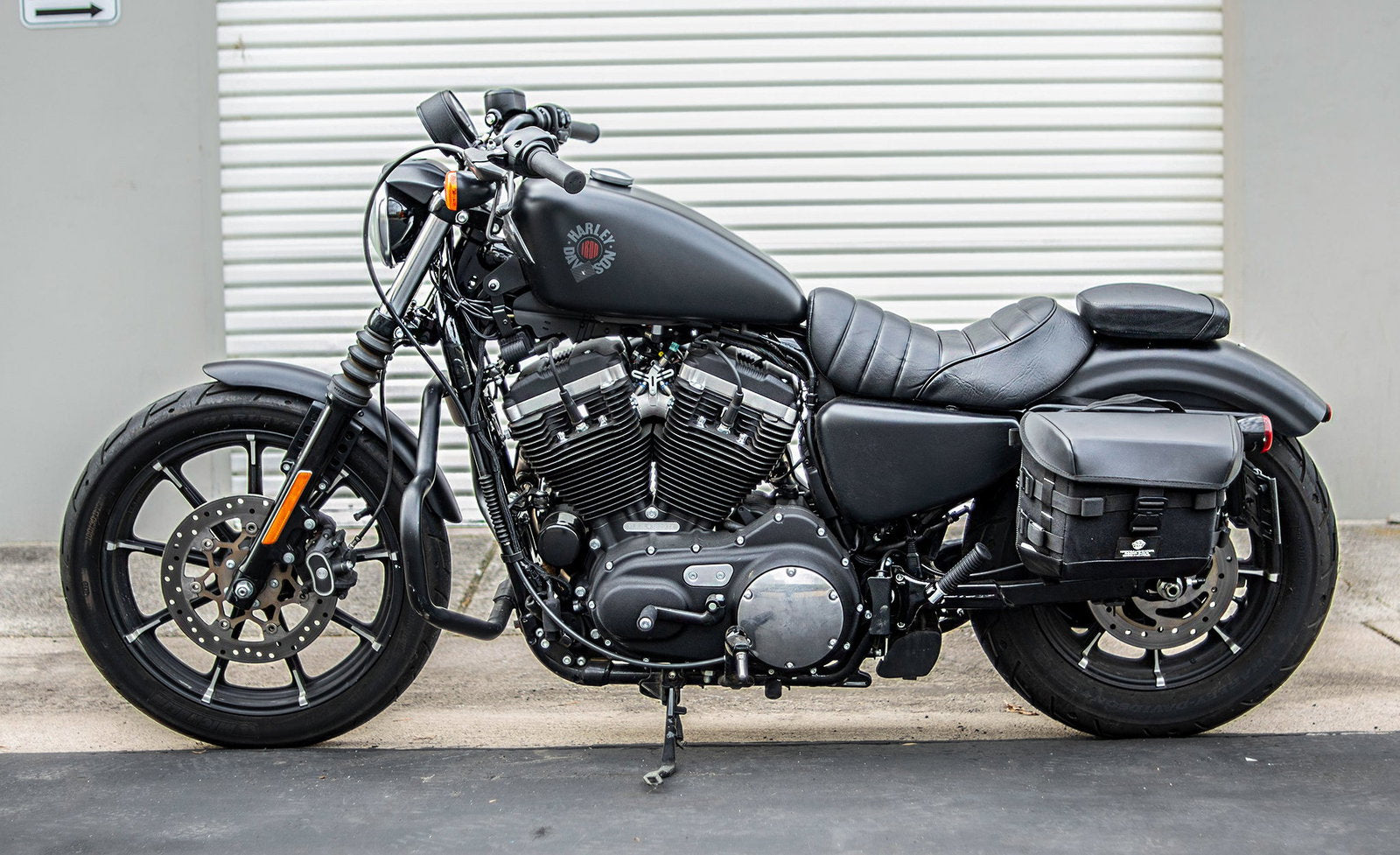 10L - Incognito Quick Mount Small Solo Motocicleta Alforja (Left Only) para Harley Sportster 883 Iron XL883N