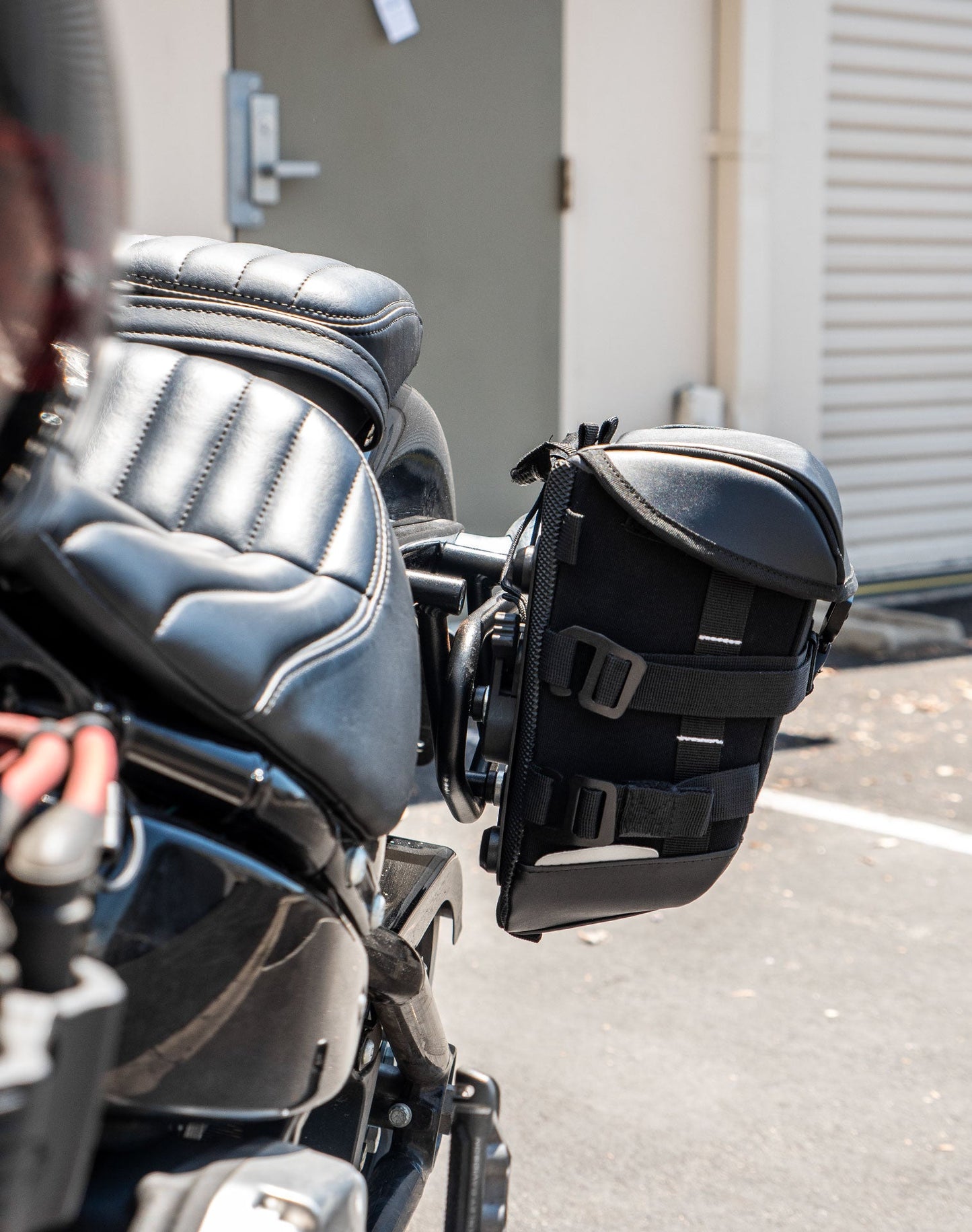 10L - Incognito Quick Mount Small Solo Motocicleta Alforja (Left Only) para Harley Softail Standard FXST