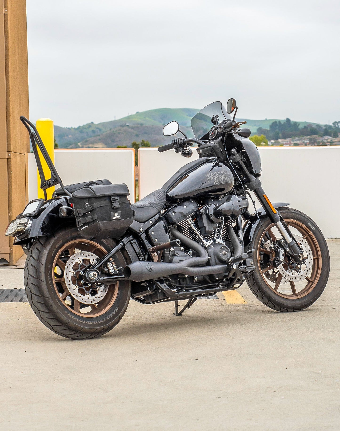 10L - Incognito Quick Mount Small Solo Motocicleta Alforja (Right Only) para Harley Softail Low Rider S FXLRS