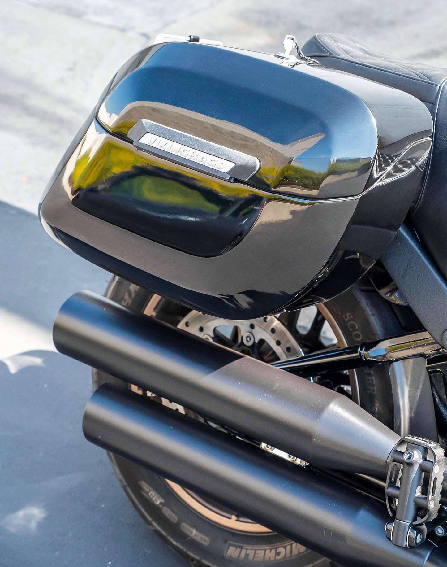 40L - Lamellar Raven Extra Large Painted Hard Alforjas para Harley Softail Low Rider ST FXLRST