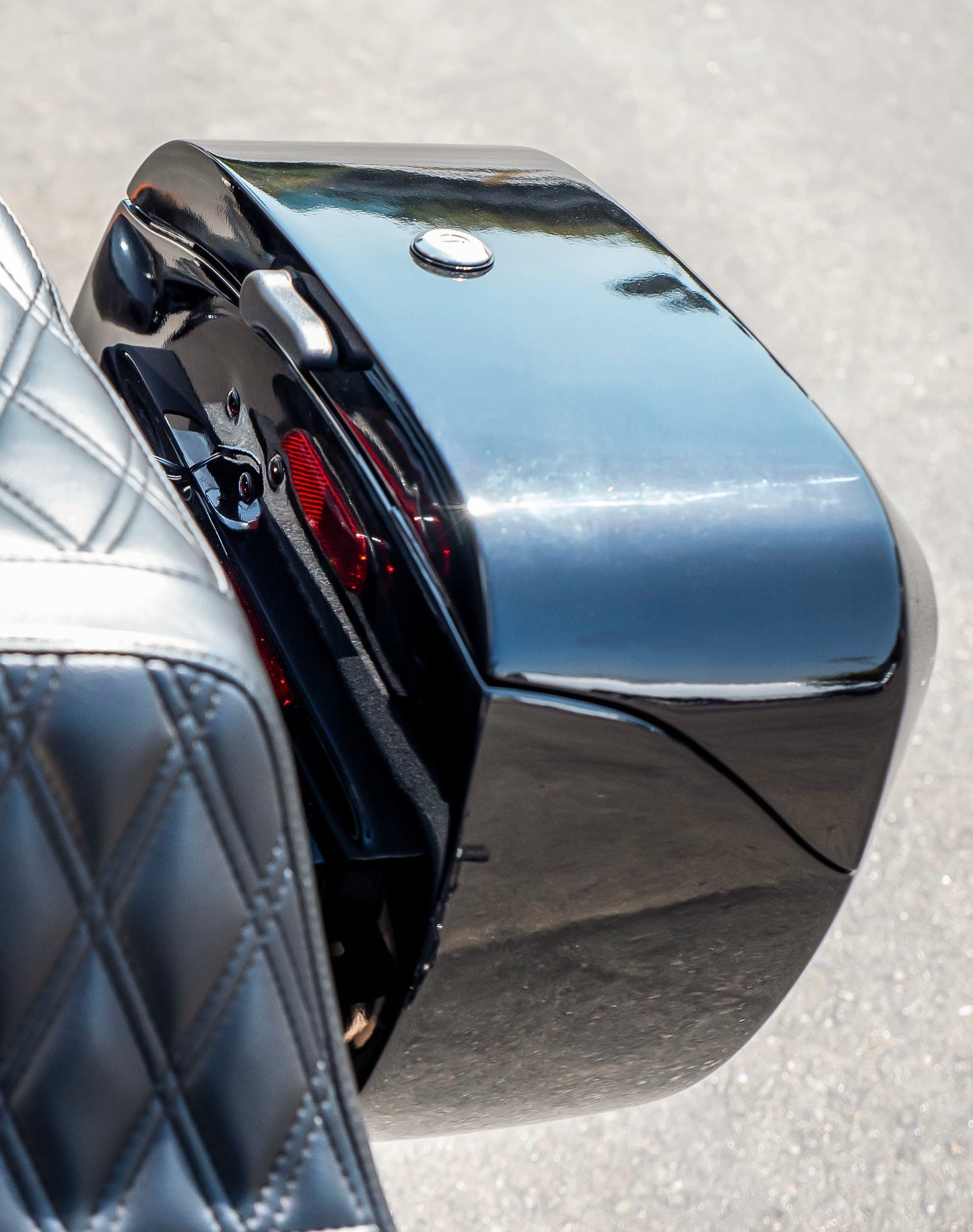 40L - Lamellar Raven Extra Large Painted Hard Alforjas para Harley Softail Low Rider ST FXLRST