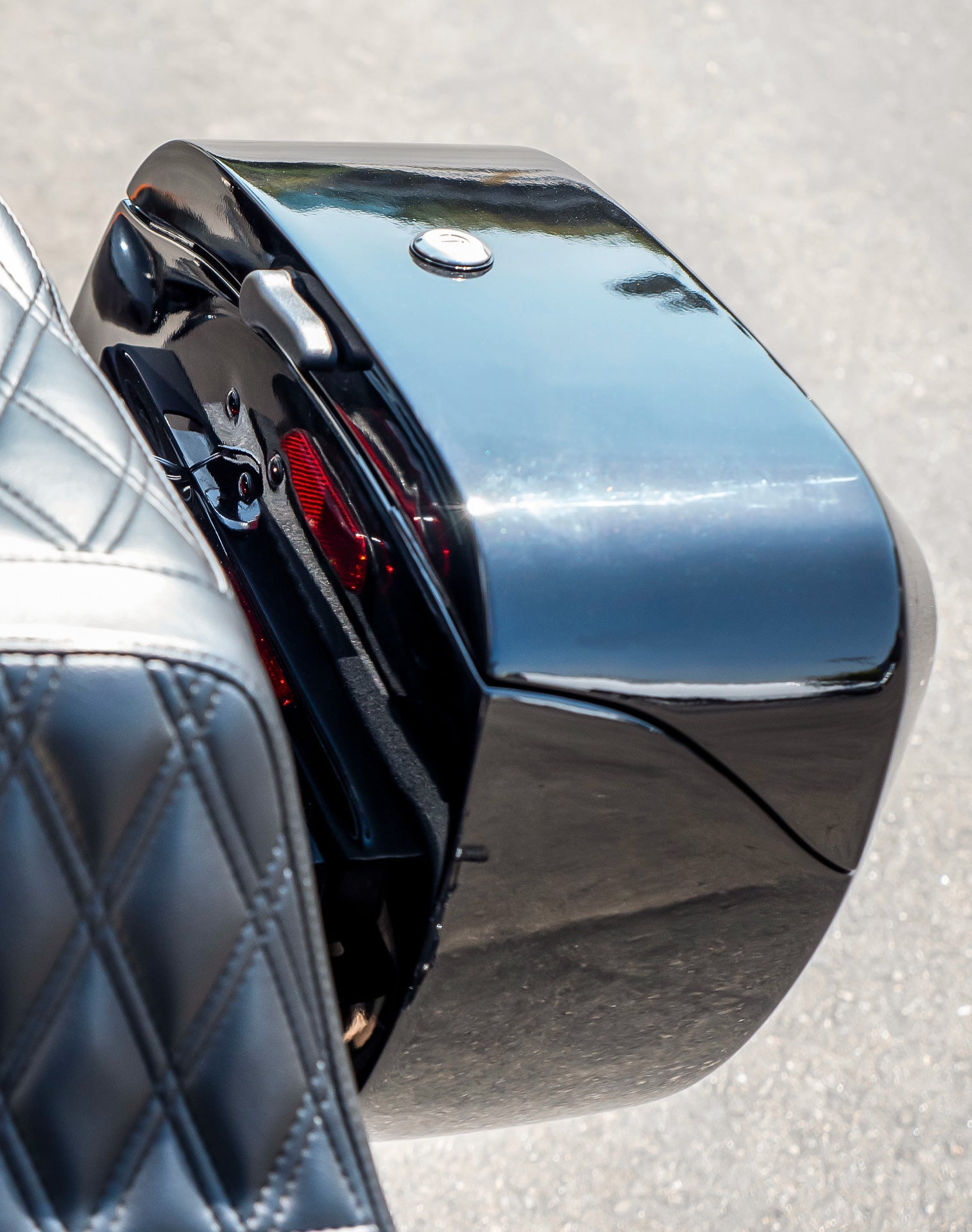 40L - Lamellar Raven Extra Large Painted Hard Alforjas para Harley Softail Low Rider ST FXLRST