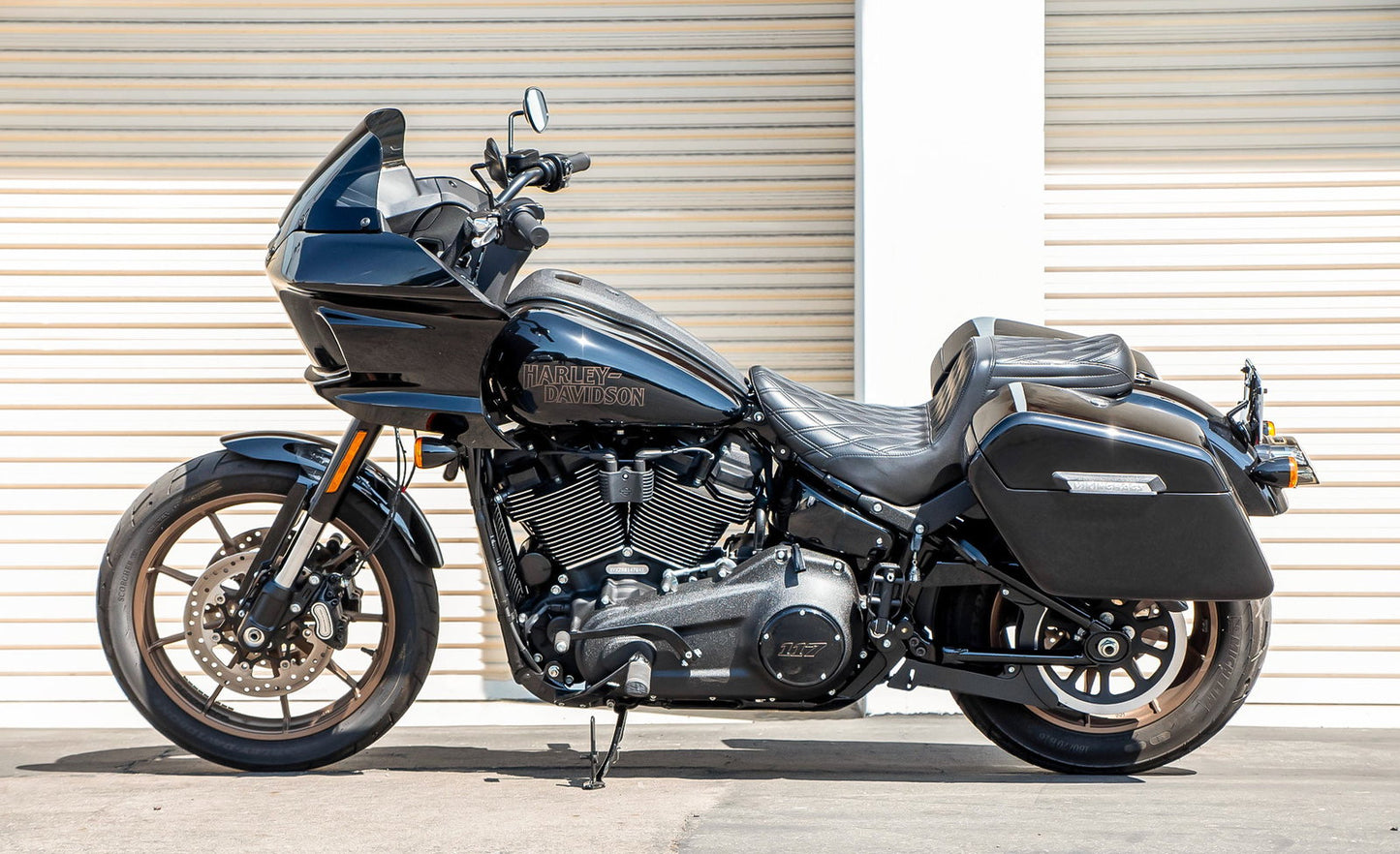 42L - Baldur Extra Large Painted Hard Alforjas para Harley Softail Low Rider ST FXLRST