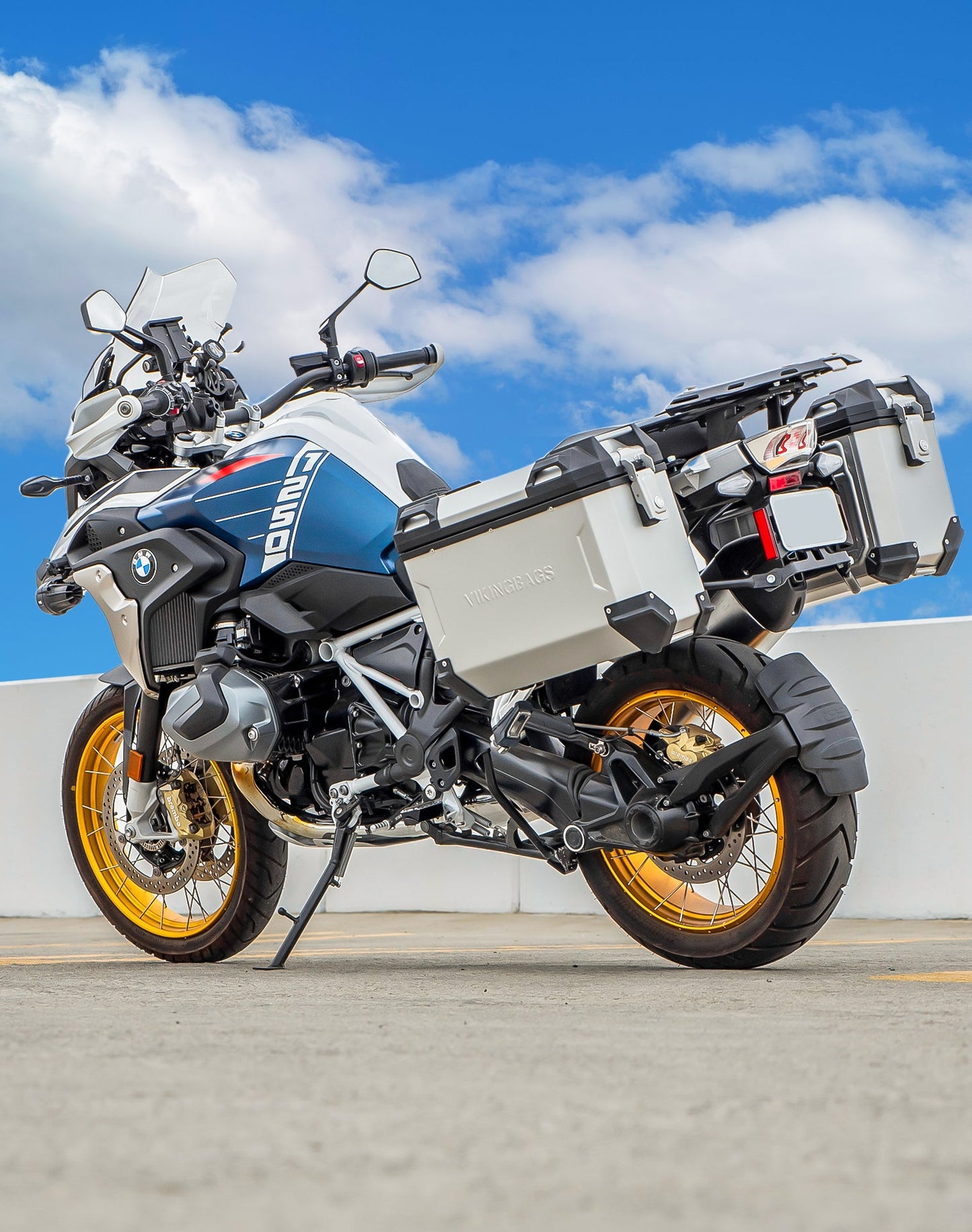 45L - Apex XL BMW R 1250 GS Aluminum Side Cases Silver