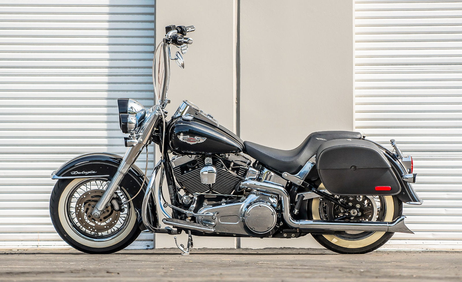 28L - Panzer Medium Hard Mount Alforjas para Harley Softail Deluxe FLSTN/I