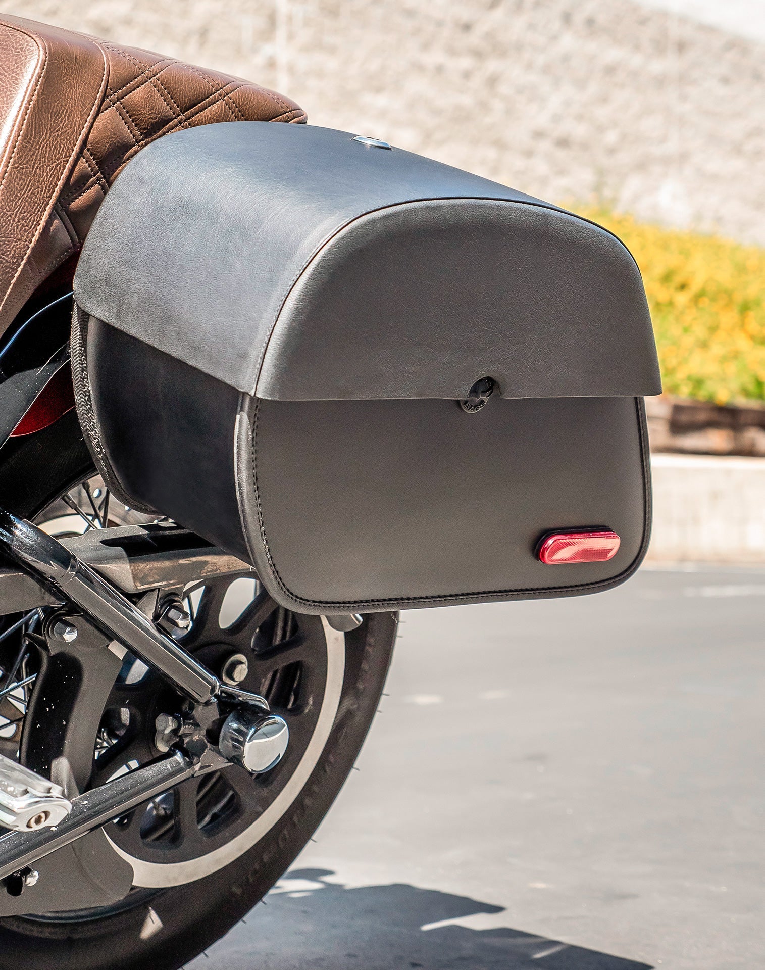 28L - Panzer Medium Hard Mount Alforjas para Harley Softail Slim FLS