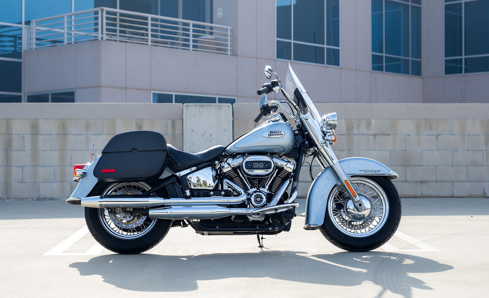 28L - Panzer Medium Hard Mount Alforjas para Harley Softail Heritage FLSTC/I