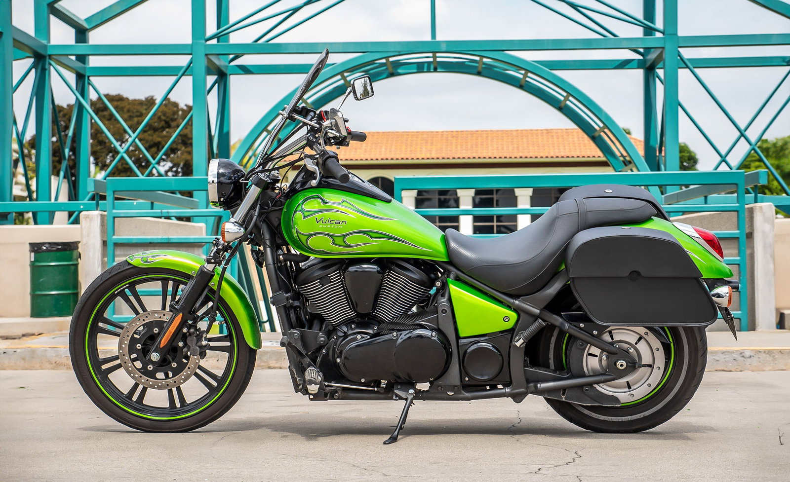 28L - Panzer Medium Hard Mount Kawasaki Vulcan 900 Custom VN900C Leather Motocicleta Alforjas