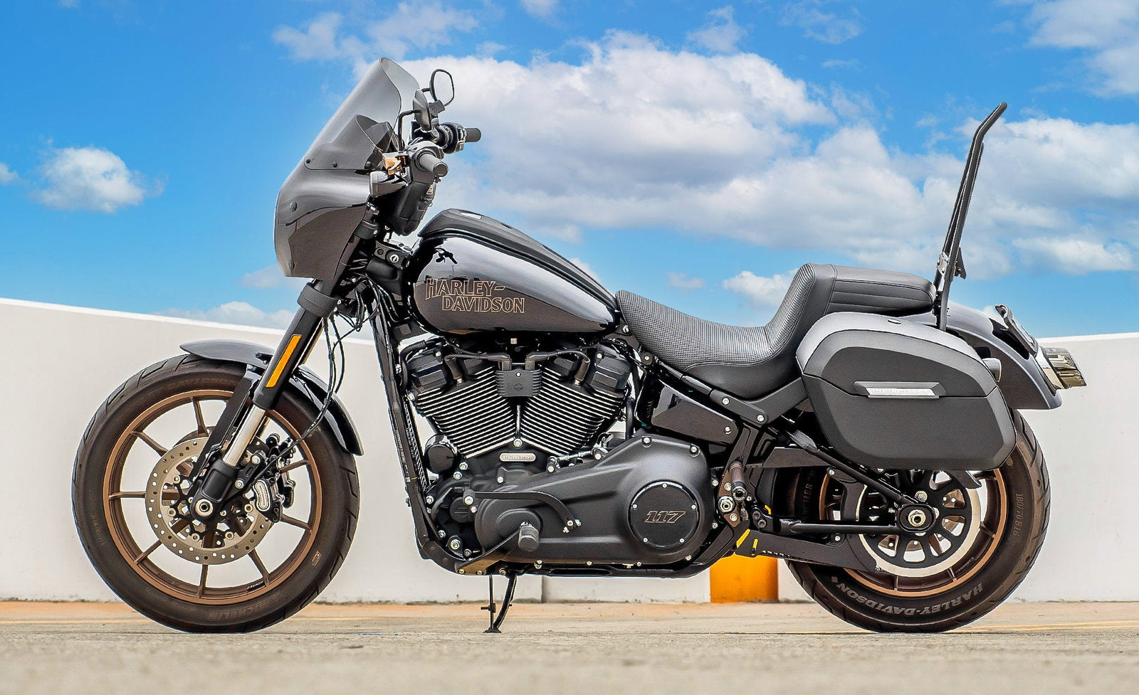32L - Darkin Large Quick Mount Leather Wrapped Hard Alforjas para Harley Softail Low Rider S FXLRS