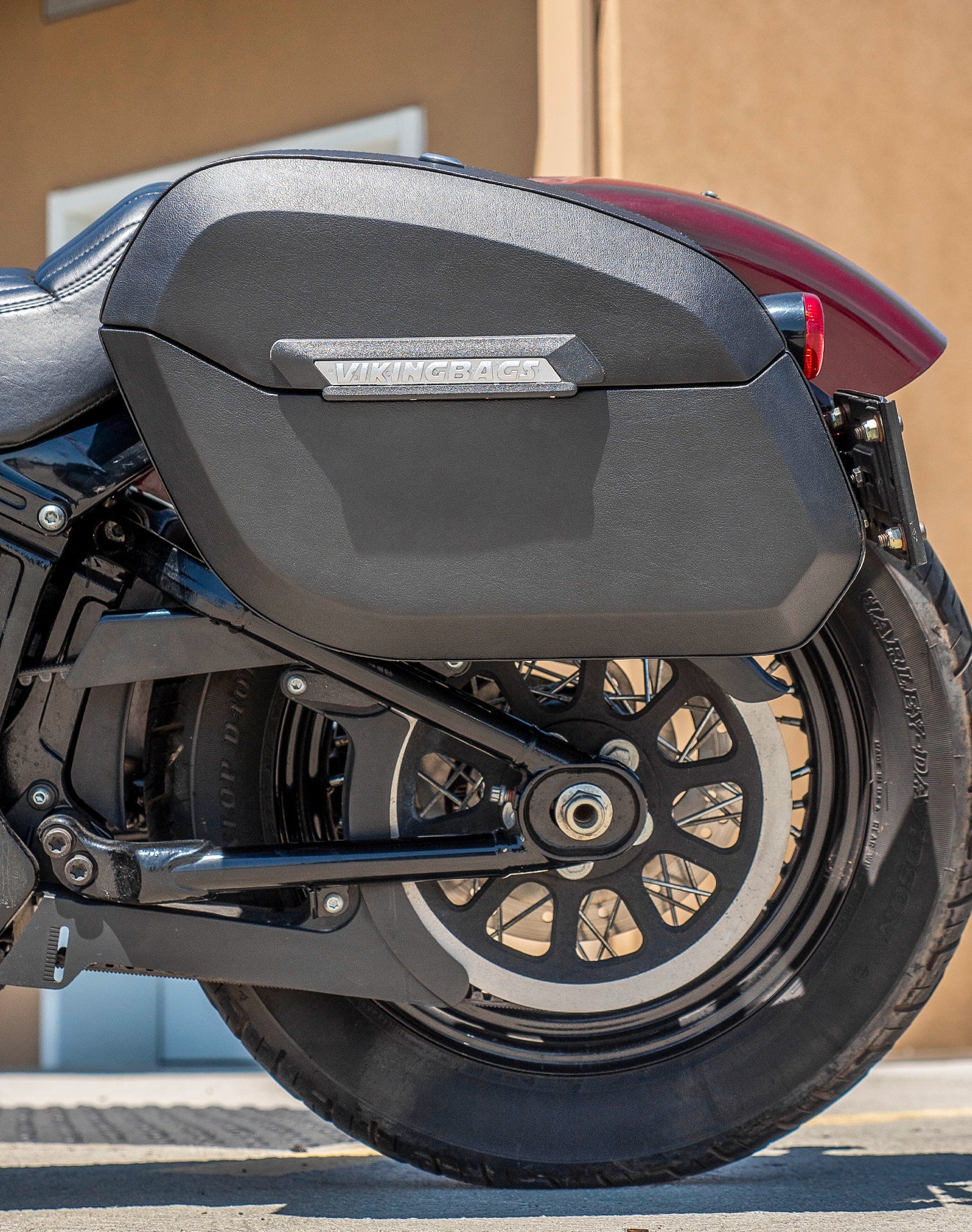 32L - Darkin Large Quick Mount Leather Wrapped Hard Alforjas para Harley Softail Slim FLSL