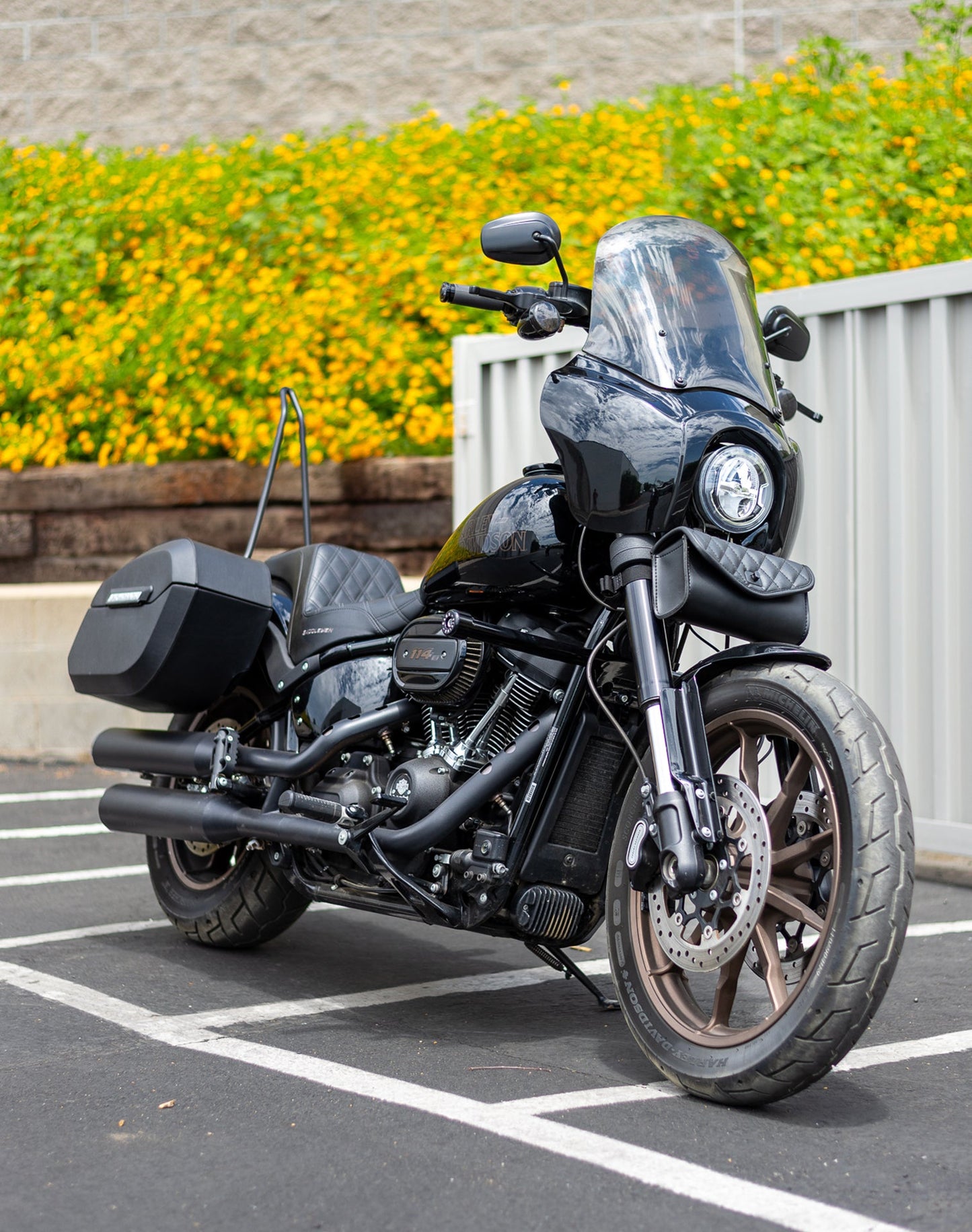 32L - Darkin Large Quick Mount Leather Wrapped Hard Alforjas para Harley Softail Standard FXST