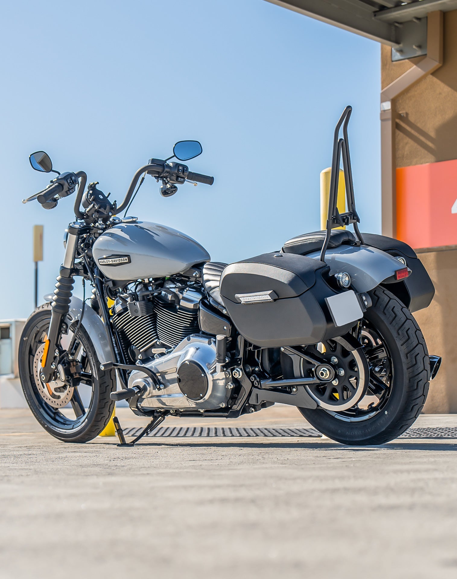 32L - Darkin Large Quick Mount Leather Wrapped Hard Alforjas para Harley Softail Street Bob FXBB/S