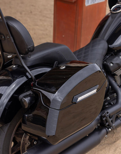 32L - Darkin Large Quick Mount Painted Hard Alforjas para Harley Softail Standard FXST