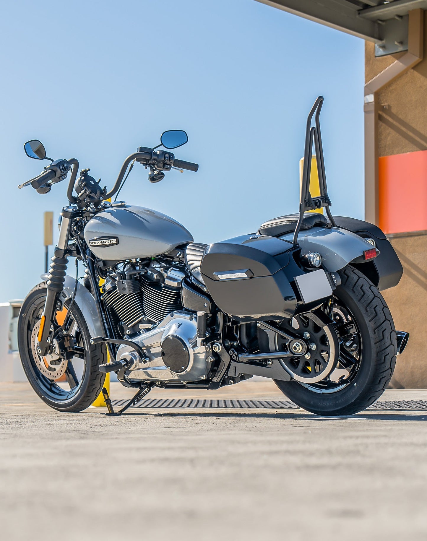 32L - Darkin Large Quick Mount Painted Hard Alforjas para Harley Softail Street Bob FXBB/S