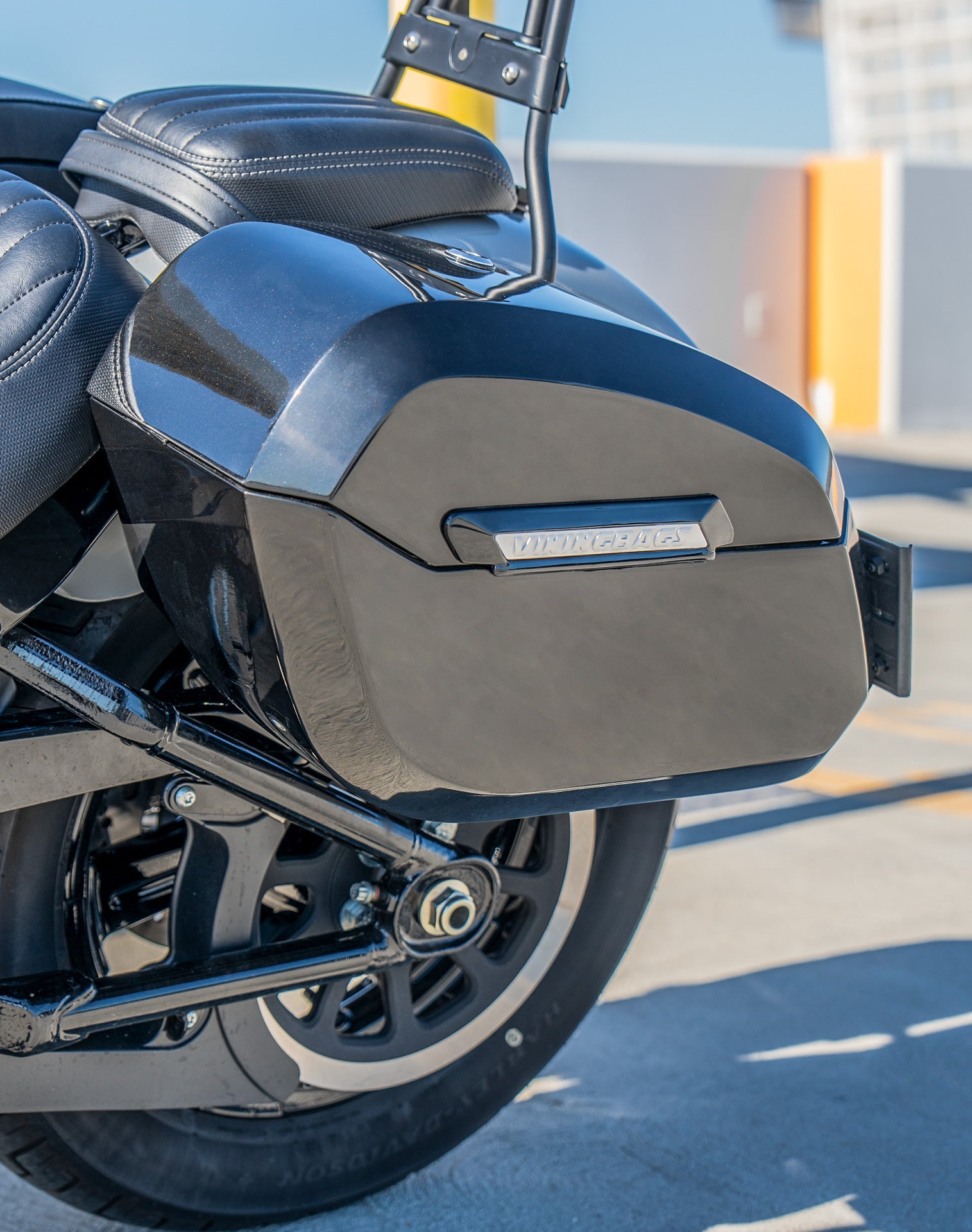 32L - Darkin Large Quick Mount Painted Hard Alforjas para Harley Softail Street Bob FXBB/S