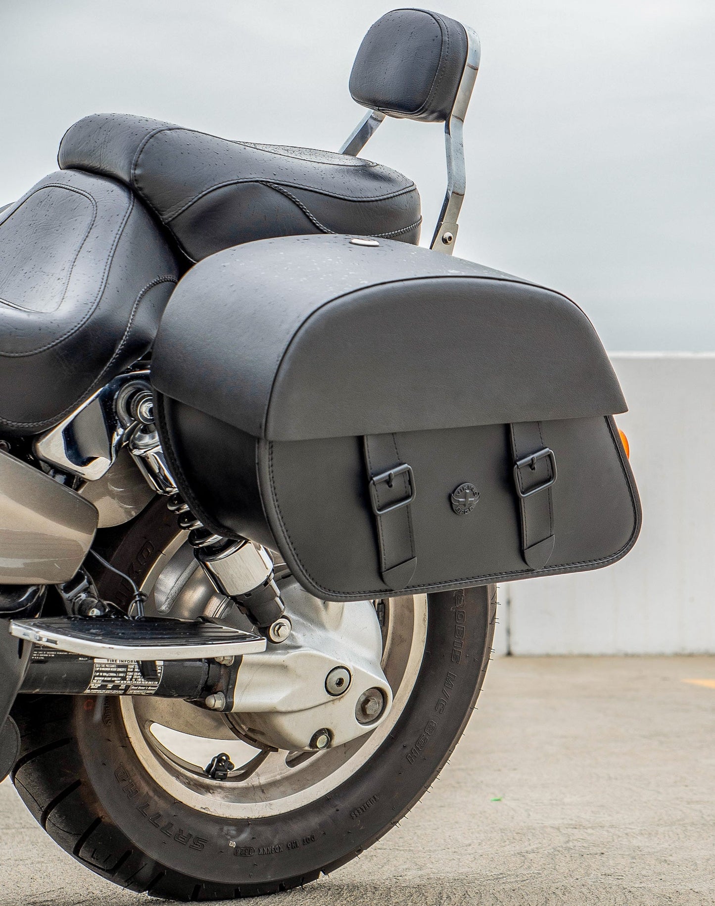 28L - Baelor Medium Hard Mount Honda VTX 1800 F Motocicleta Alforjas