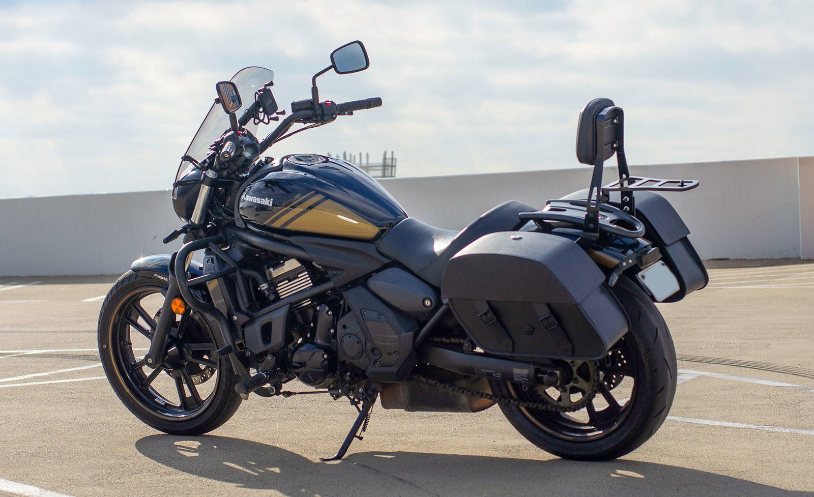 28L - Baelor Medium Hard Mount Kawasaki Vulcan S VN650 Motocicleta Alforjas