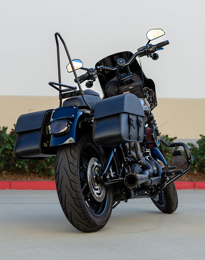 28L - Baelor Medium Hard Mount Alforjas para Harley Softail Street Bob FXBB/S