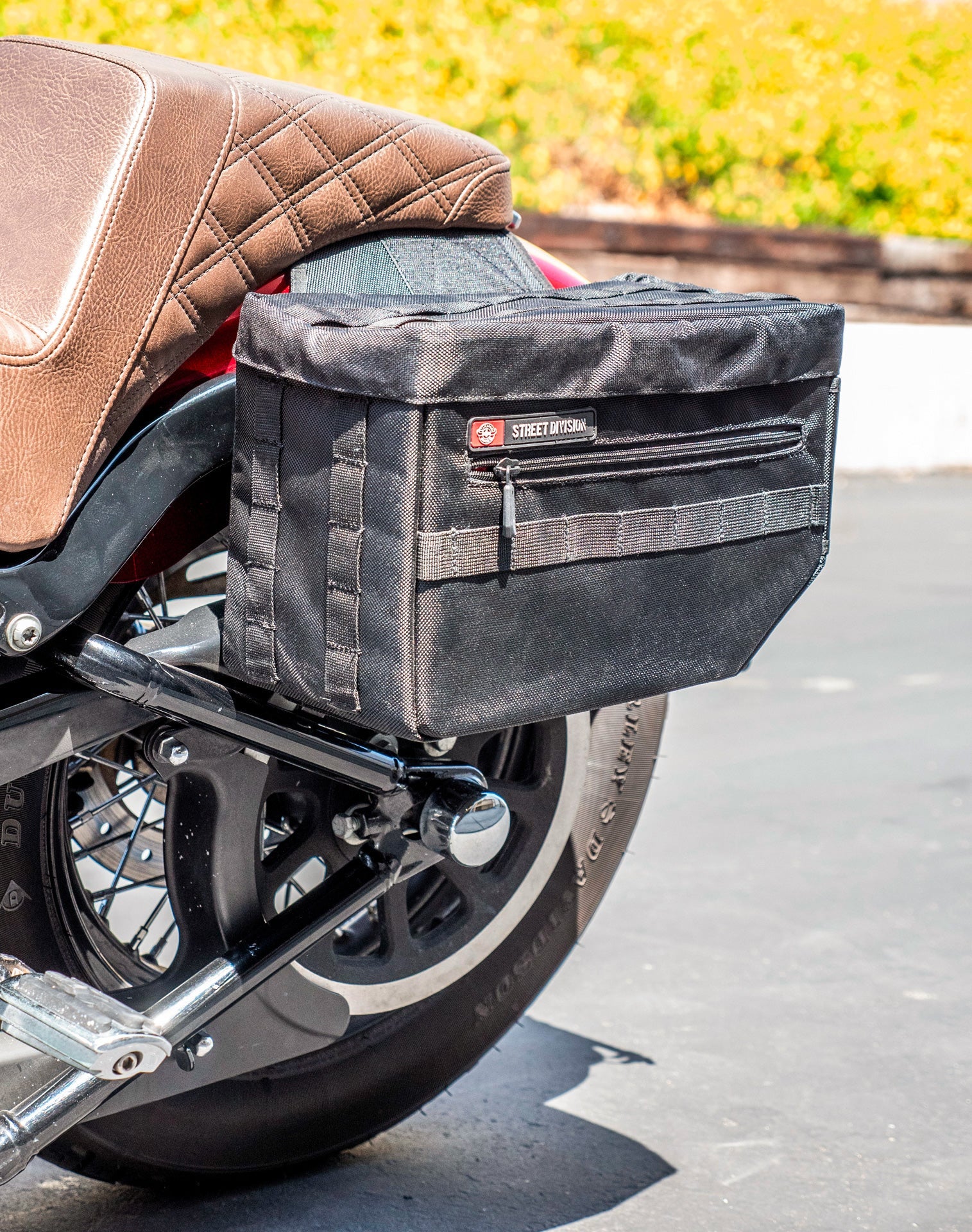 18L - Patriot Medium Motocicleta Throw Over Alforjas para Harley Softail Slim FLS