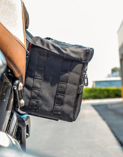 18L - Patriot Medium Motocicleta Throw Over Alforjas para Harley Softail Slim FLS