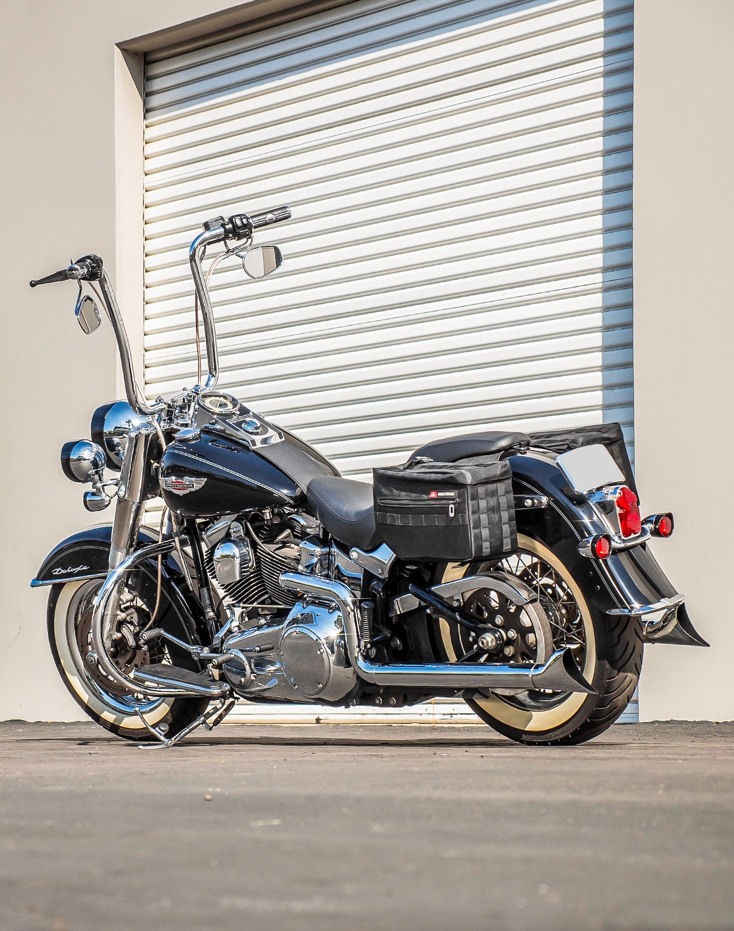 18L - Patriot Medium Motocicleta Throw Over Alforjas para Harley Softail Deluxe FLSTN/I