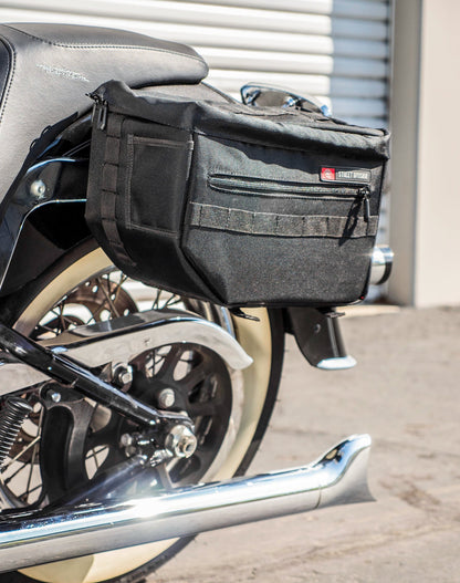 18L - Patriot Medium Motocicleta Throw Over Alforjas para Harley Softail Deluxe FLSTN/I