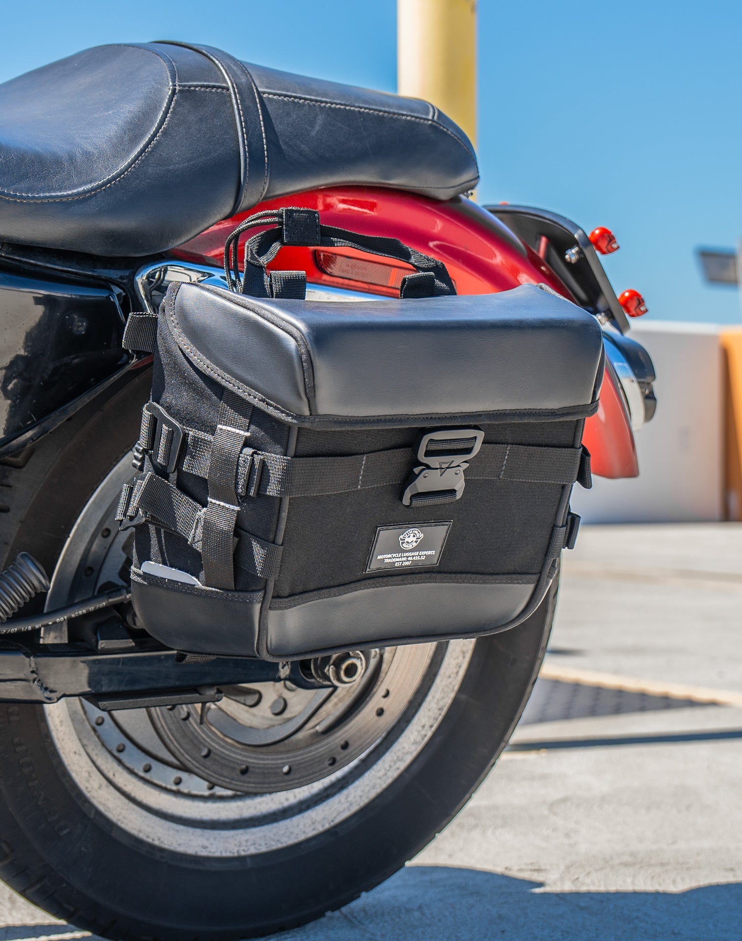 10L - Incognito Quick Mount Small Solo Motocicleta Alforja (Left Only) para Harley Sportster 883 Custom XL883C/XLH883C