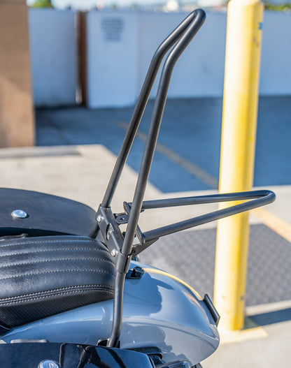 Iron Born Blade 25" Sissy bar with Foldable Luggage Rack para Harley Softail Street Bob Matte Black