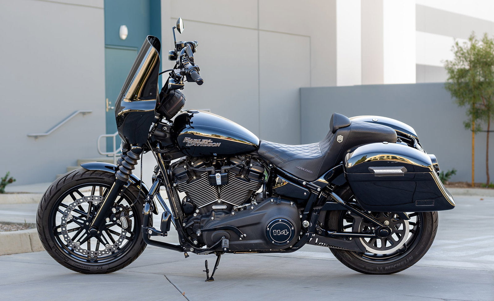 44L - Lamellar Stallion Extra Large Painted Motocicleta Hard Alforjas para Harley Softail Street Bob FXBB/S