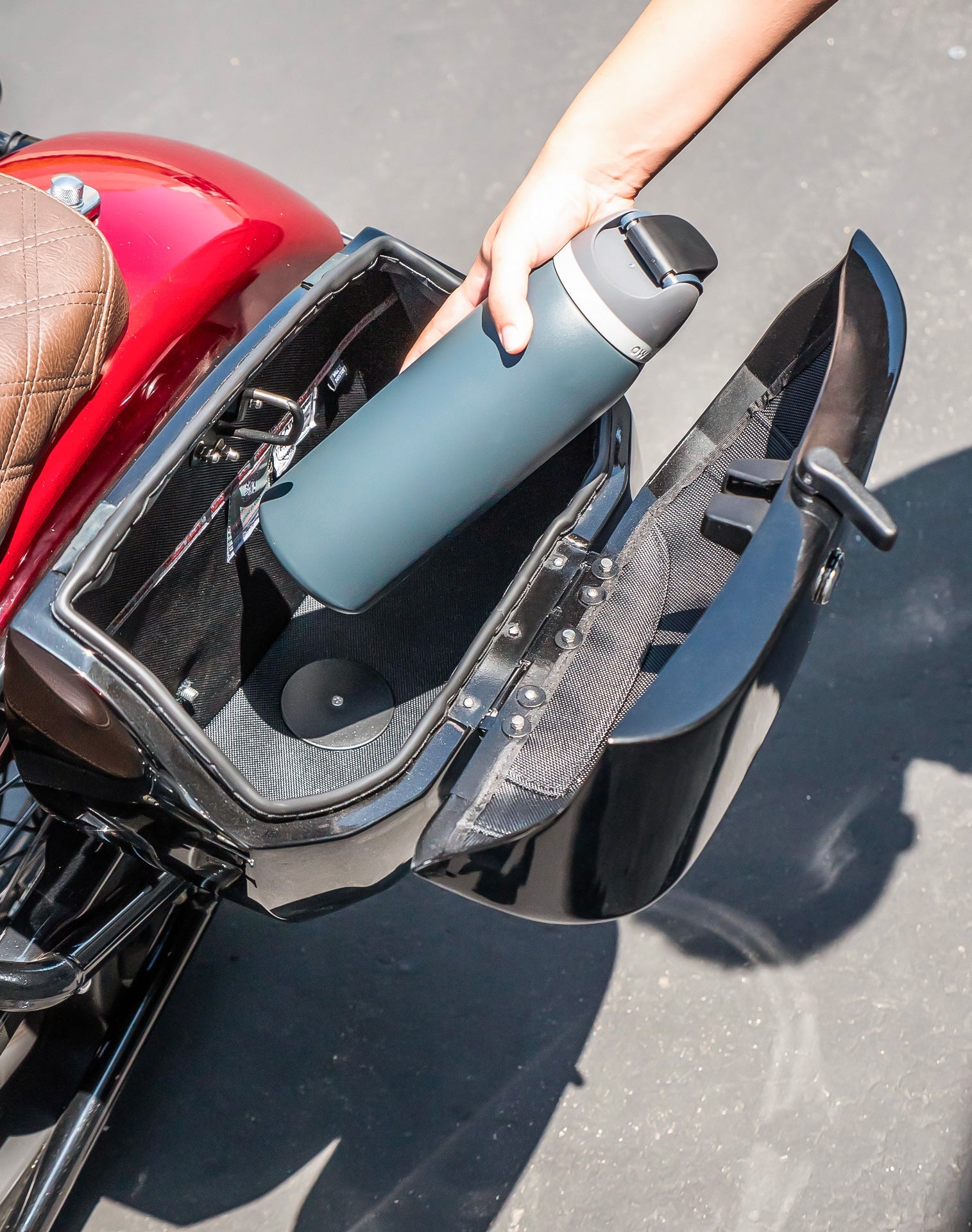 40L - Lamellar Raven XL Painted Motocicleta Hard Alforjas para Harley Softail Slim FLS