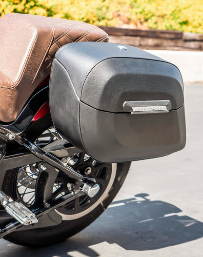40L - Lamellar Raven XL Leather Covered Motocicleta Hard Alforjas para Harley Softail Slim FLS
