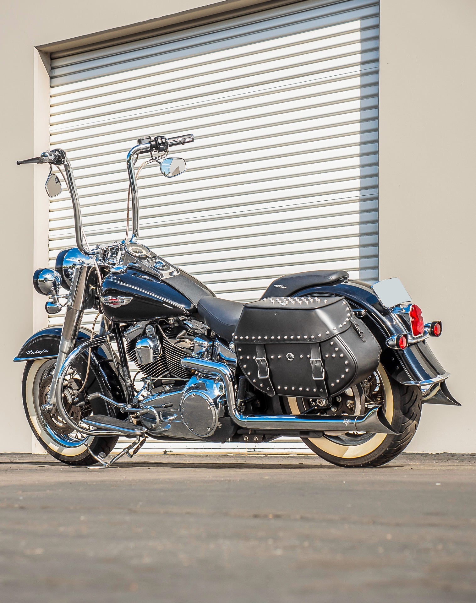 35L - Legacy Extra Large Studded Leather Motocicleta Alforjas para Harley Softail Deluxe FLSTN/I