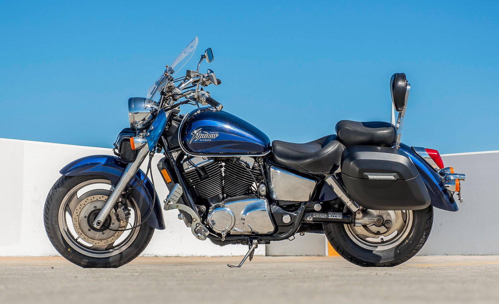 36L - Lamellar Raven Extra Large Honda Shadow 1100 Sabre Shock Cutout Matte Motocicleta Hard Alforjas