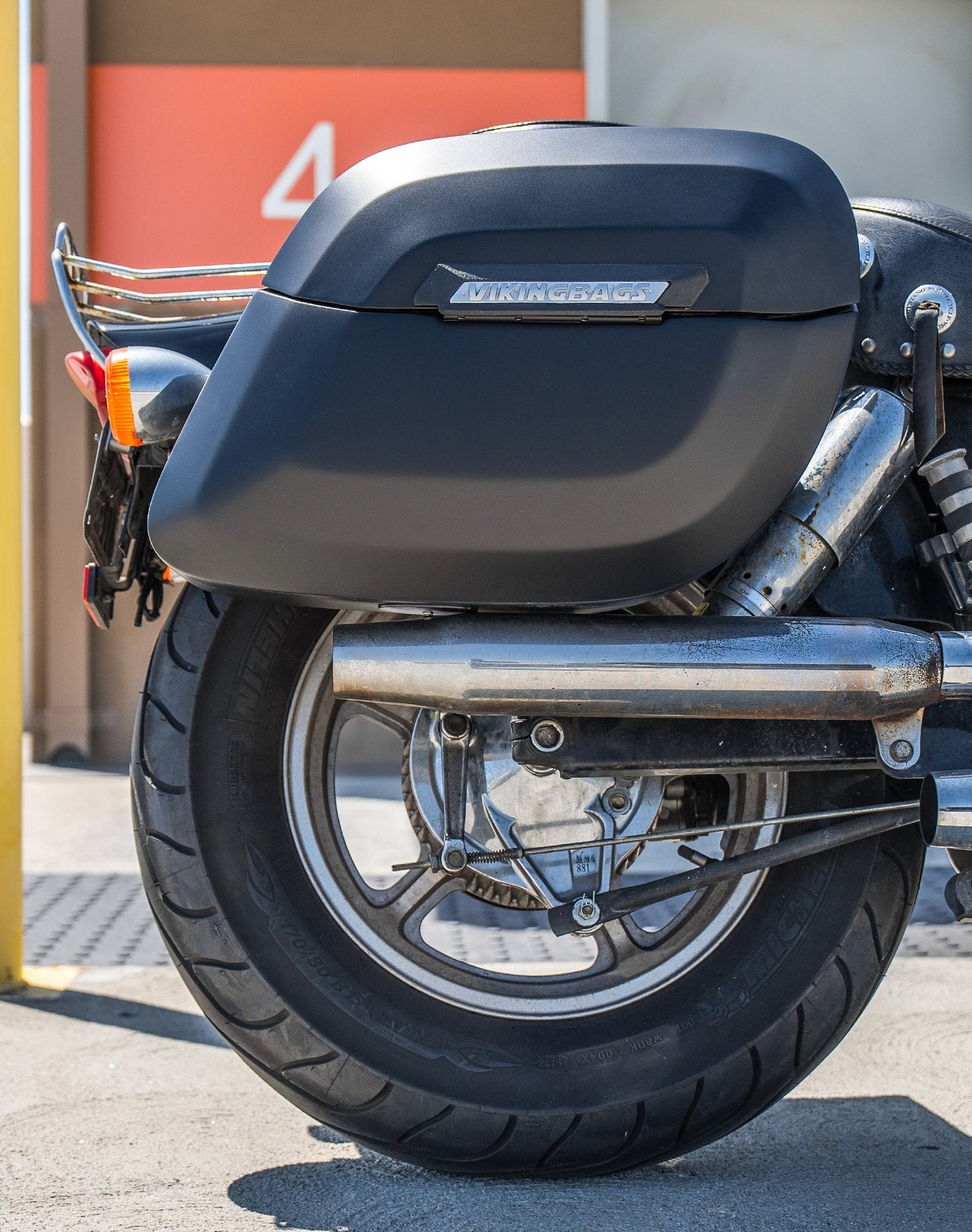 36L - Lamellar Raven Extra Large Honda Shadow 1100 Spirit Shock Cutout Matte Motocicleta Hard Alforjas