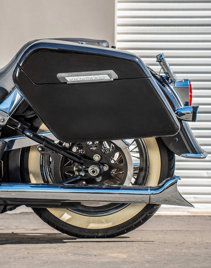 42L - Baldur Extra Large Painted Motocicleta Hard Alforjas para Harley Softail Deluxe FLSTN/I
