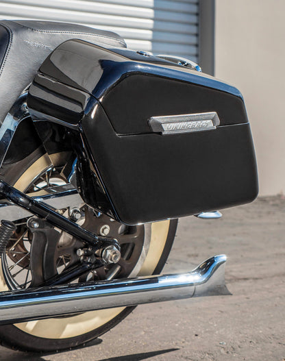 42L - Baldur Extra Large Painted Motocicleta Hard Alforjas para Harley Softail Deluxe FLSTN/I