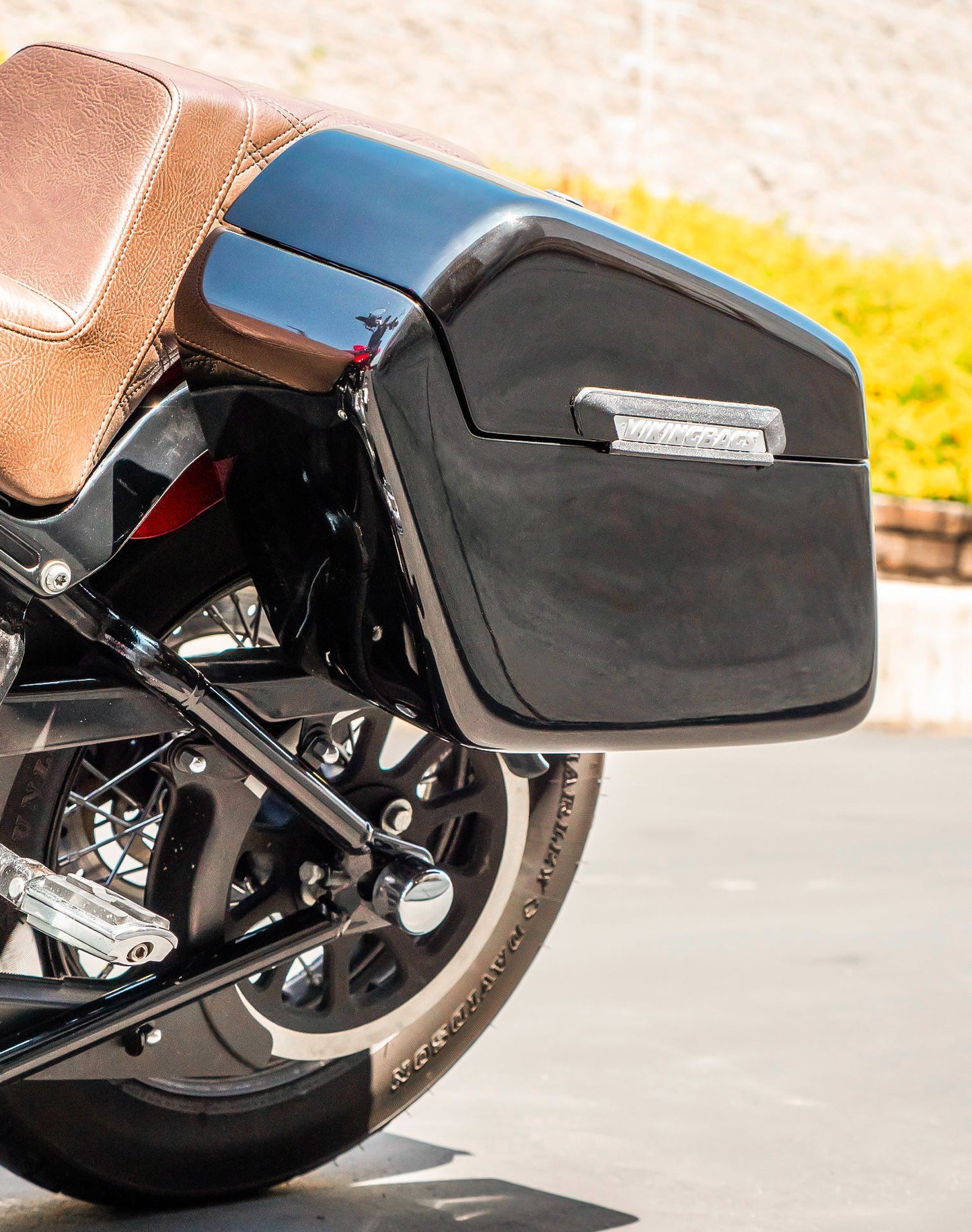 42L - Baldur XL Painted Motocicleta Hard Alforjas para Harley Softail Slim FLS
