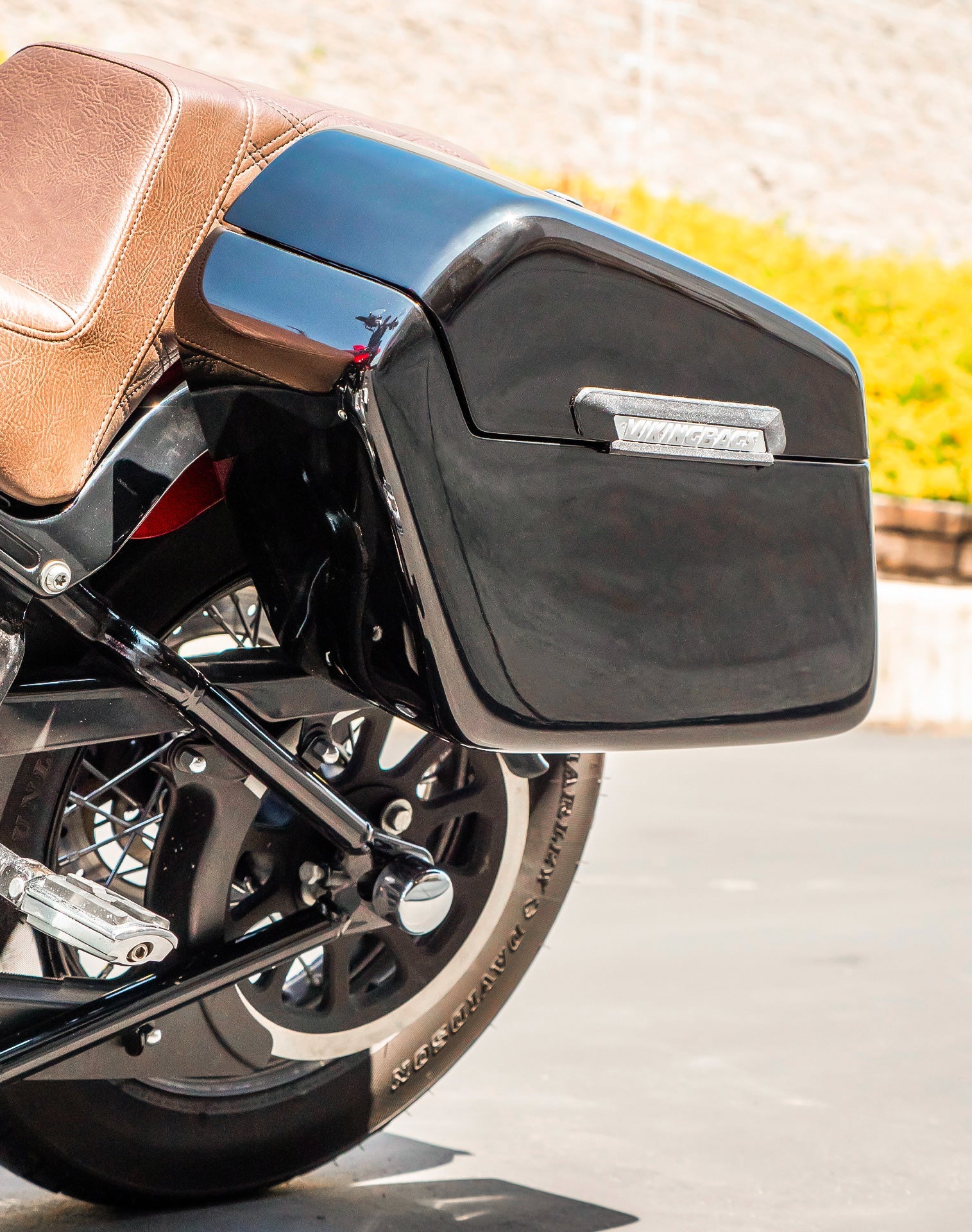 42L - Baldur XL Painted Motocicleta Hard Alforjas para Harley Softail Slim FLS