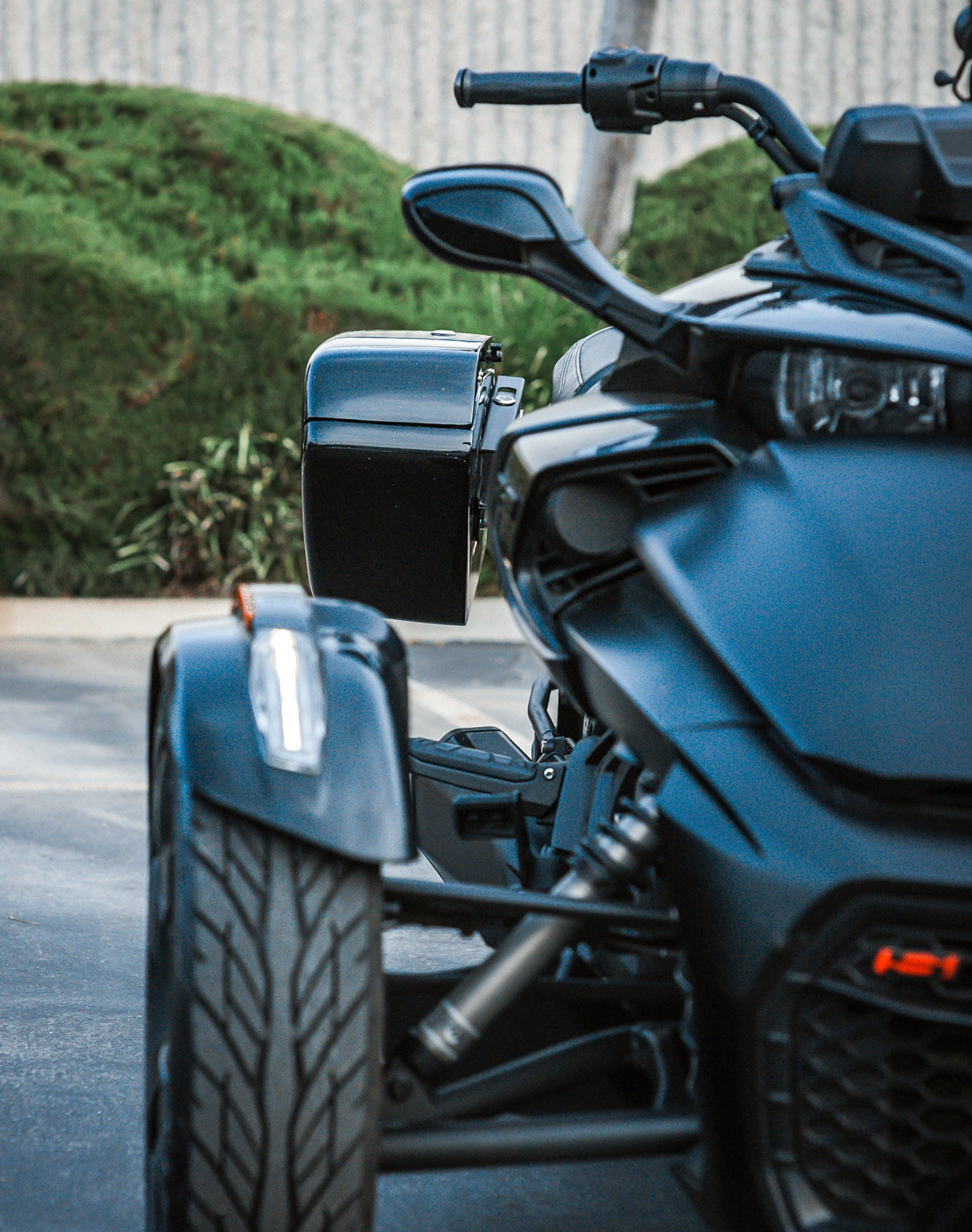 42L - Baldur Extra Large CAN AM Spyder F3 Painted Motocicleta Hard Alforjas