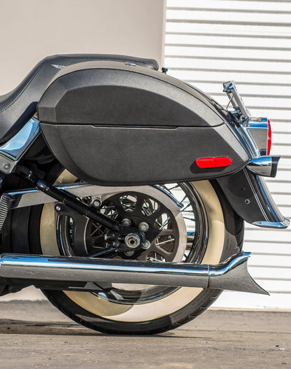 28L - Phantom Large Leather Wrapped Motocicleta Hard Alforjas para Harley Softail Deluxe FLSTN/I
