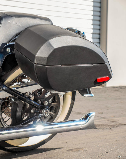 28L - Phantom Large Leather Wrapped Motocicleta Hard Alforjas para Harley Softail Deluxe FLSTN/I