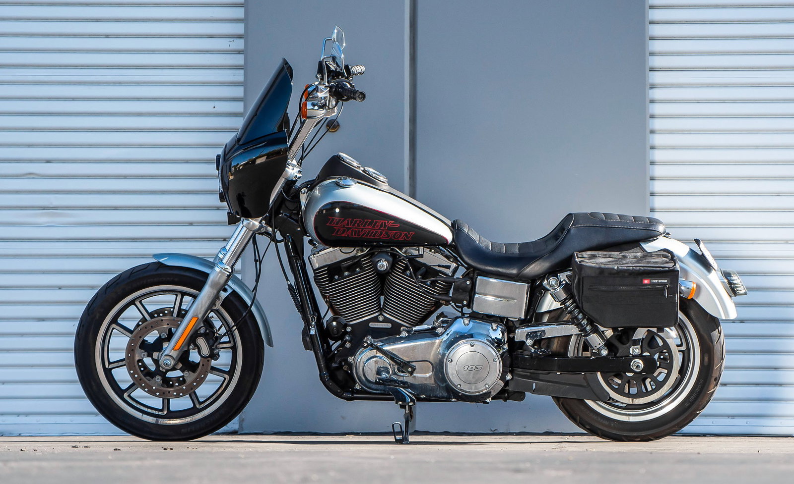 18L - Patriot Medium Motocicleta Throw Over Alforjas para Harley Dyna Low Rider FXDL/I