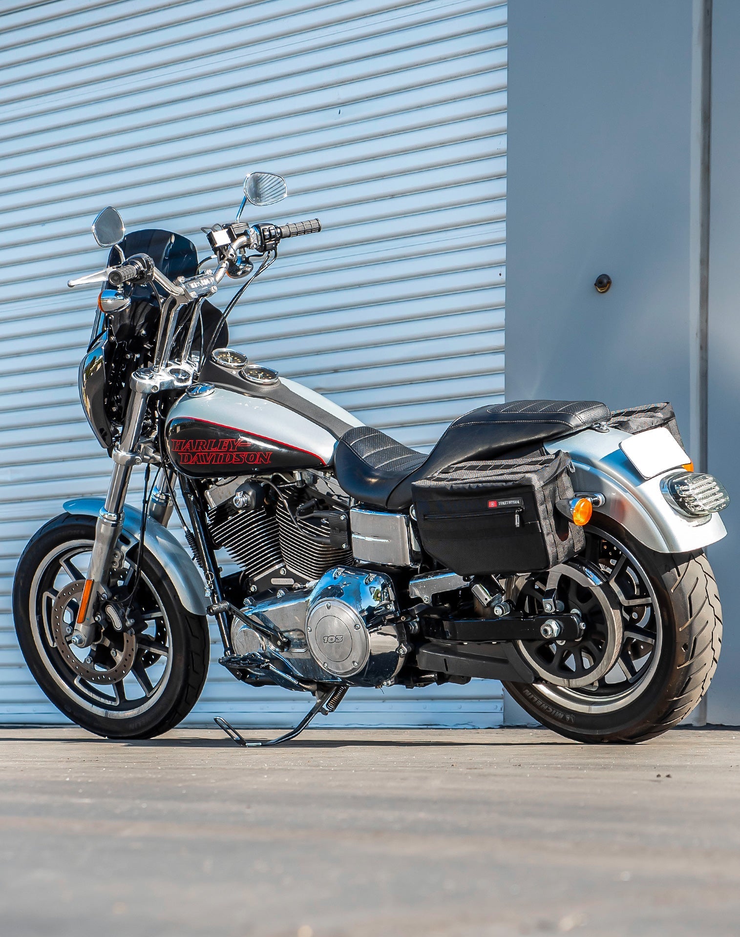 18L - Patriot Medium Motocicleta Throw Over Alforjas para Harley Dyna Low Rider FXDL/I