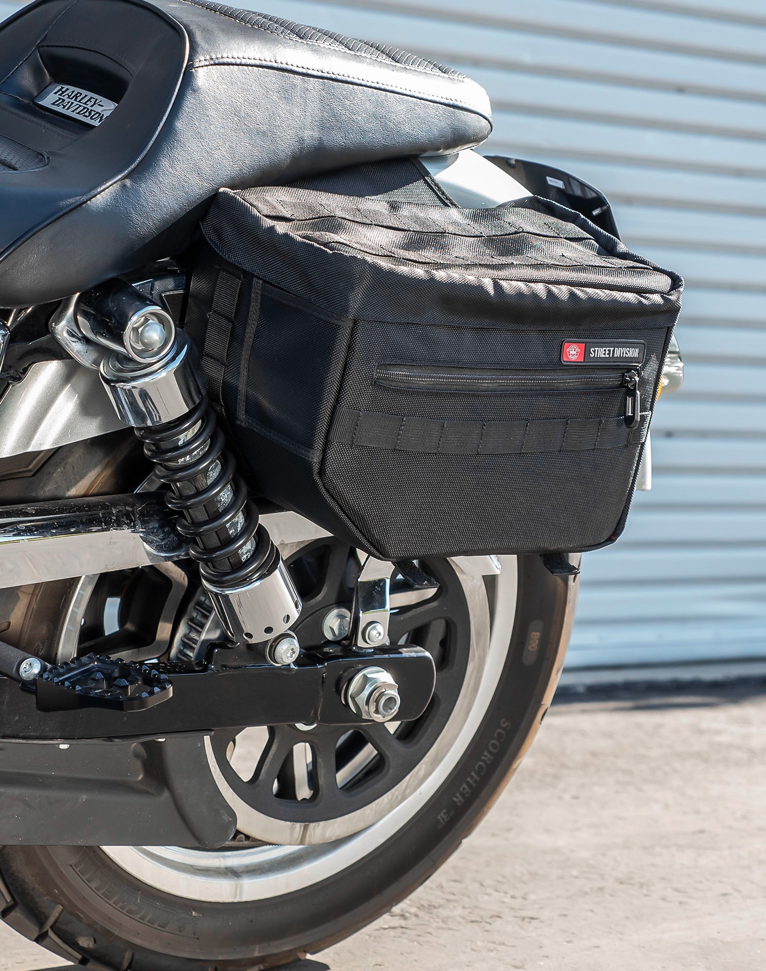 18L - Patriot Medium Motocicleta Throw Over Alforjas para Harley Dyna Low Rider FXDL/I