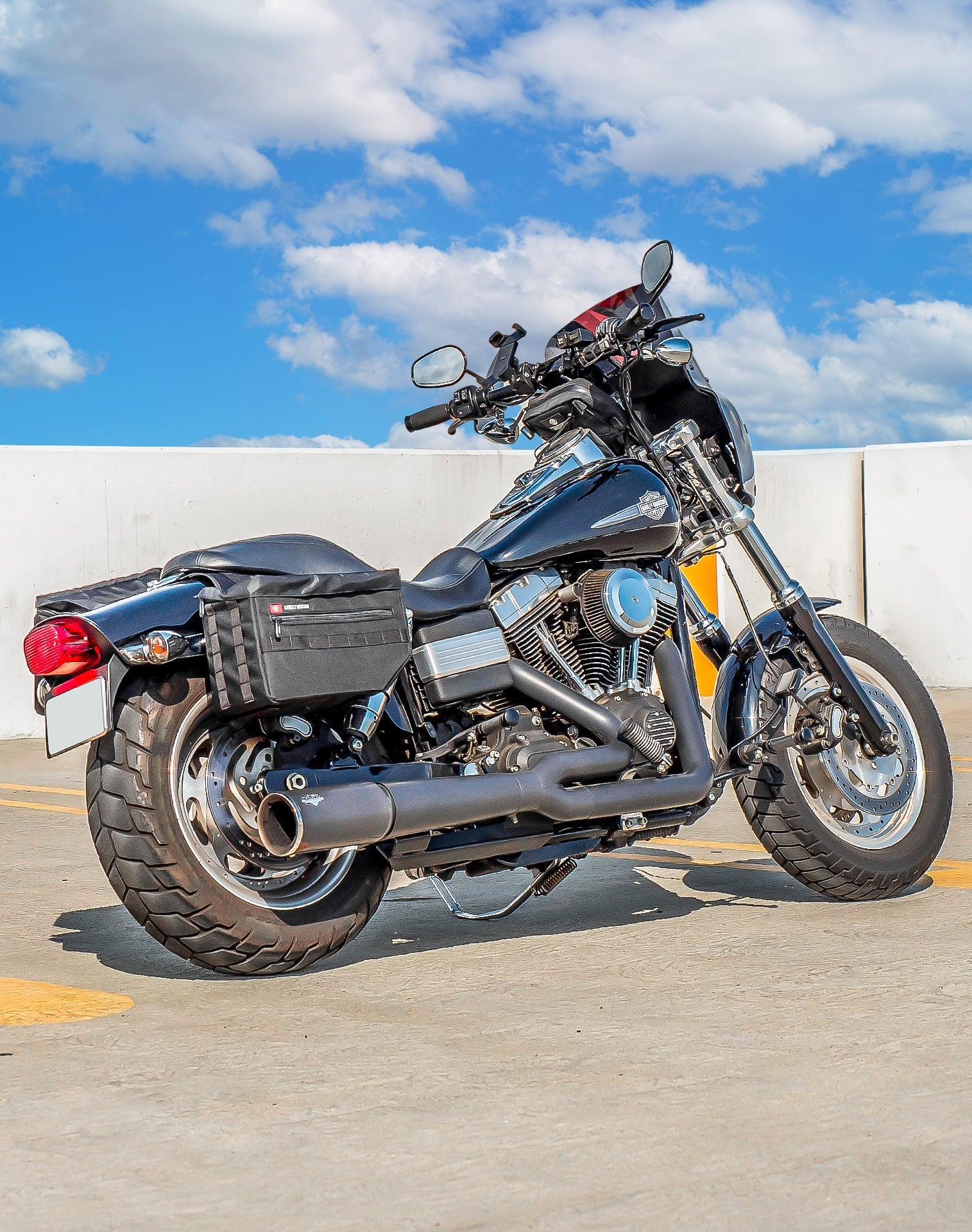 18L - Patriot Medium Motocicleta Throw Over Alforjas para Harley Dyna Fat Bob FXDF/SE
