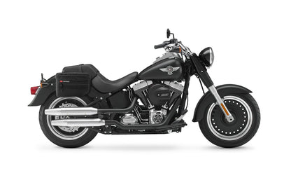 18L - Patriot Medium Motocicleta Throw Over Alforjas para Harley Softail Fat Boy Lo FLSTFB