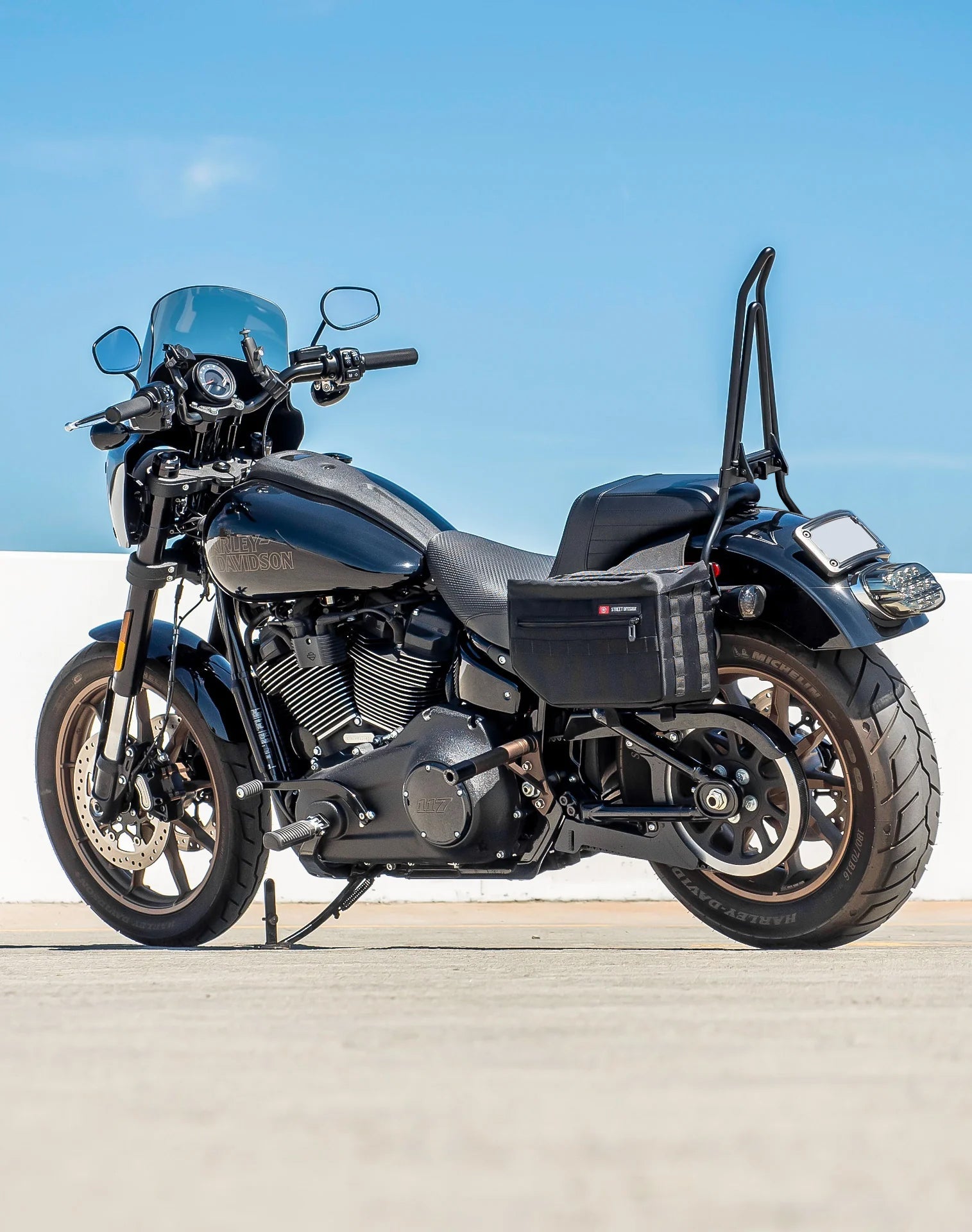 18L - Patriot Medium Motocicleta Throw Over Alforjas para Harley Softail Low Rider S FXLRS