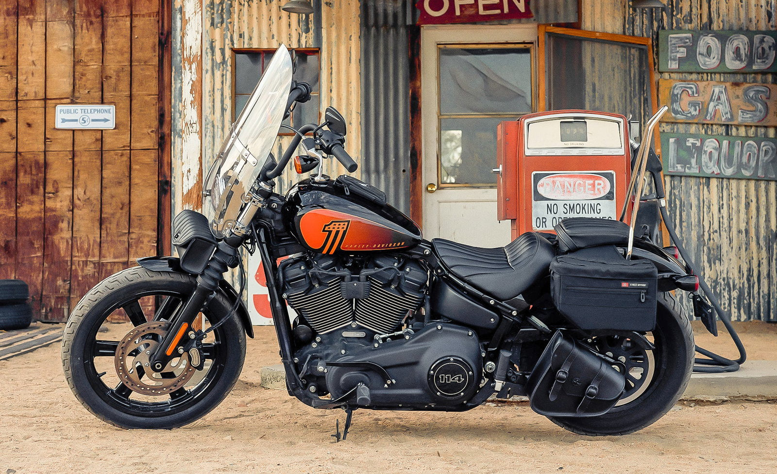 18L - Patriot Medium Motocicleta Throw Over Alforjas para Harley Softail Street Bob FXBB/S
