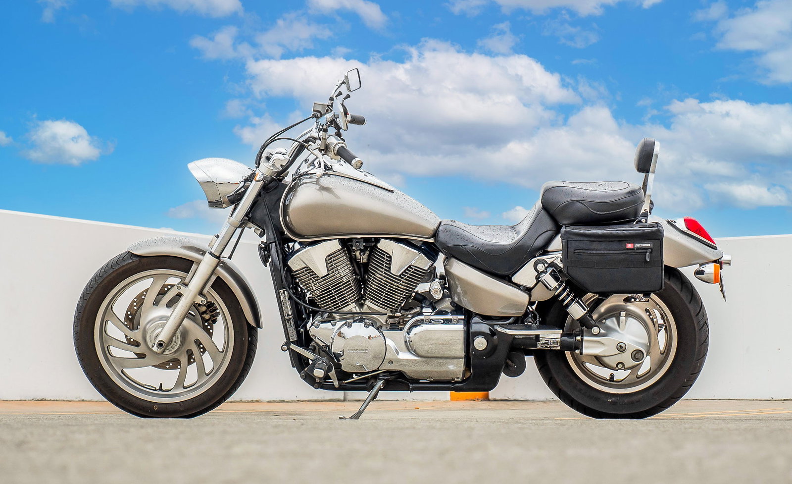 18L - Patriot Medium Honda VTX 1800 N Motocicleta Throw Over Alforjas